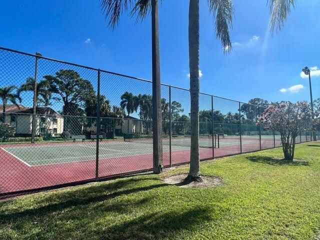 312 Knotty Pine Circle, Unit B2, Greenacres, FL 33463 Photo
