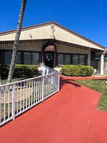 312 Knotty Pine Circle, Unit B2, Greenacres, FL 33463 Photo