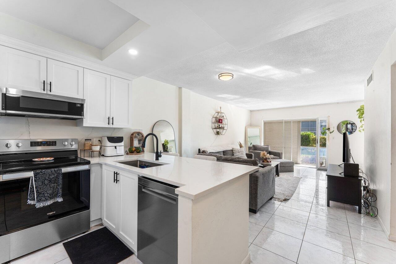 5701 NW 2nd Avenue 105, Boca Raton, FL 33487 Photo