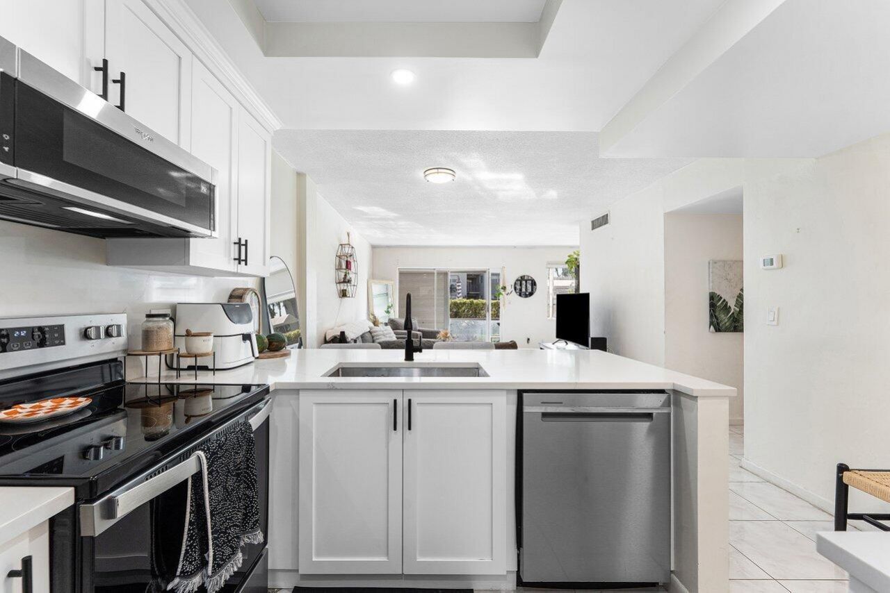 5701 NW 2nd Avenue 105, Boca Raton, FL 33487 Photo