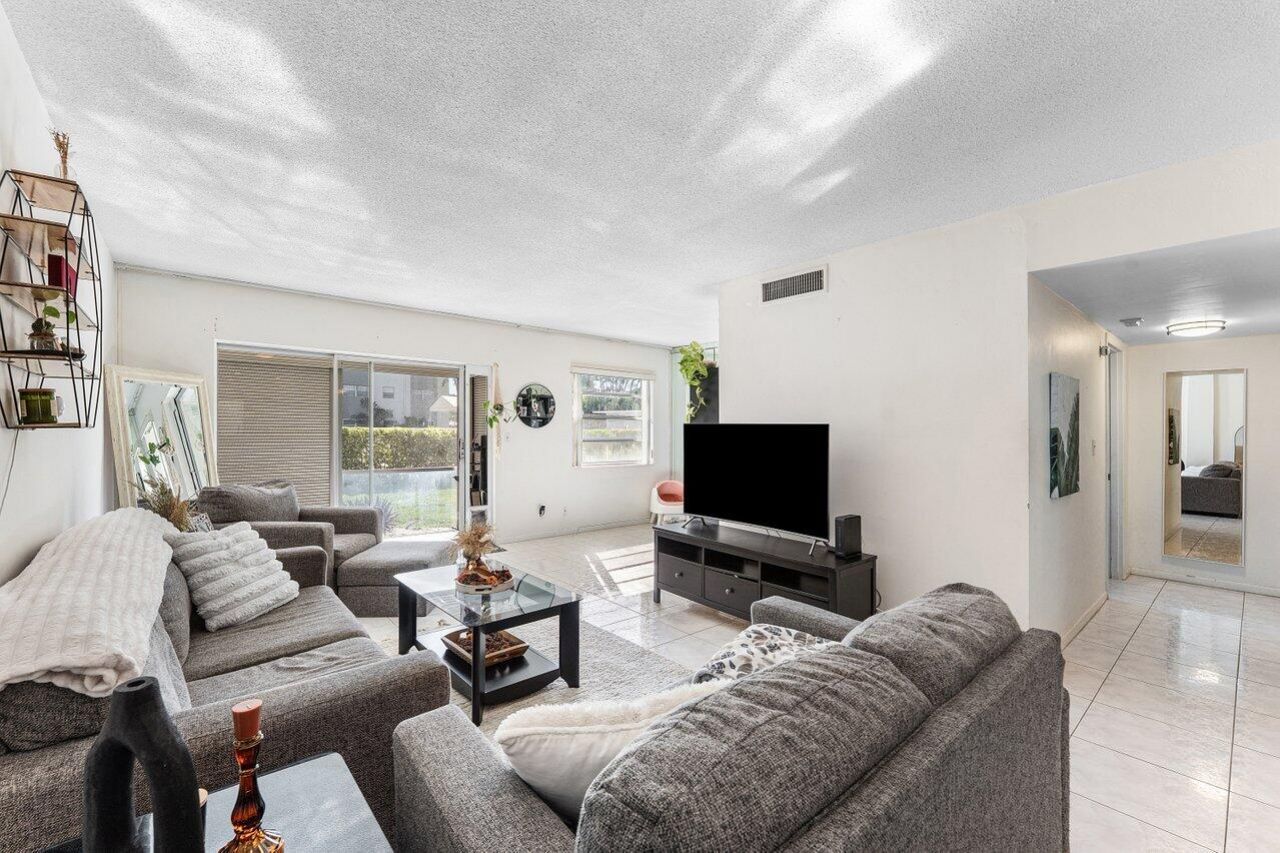 5701 NW 2nd Avenue 105, Boca Raton, FL 33487 Photo