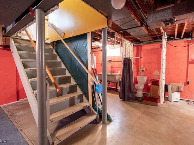 1074 N Main Street, Akron, OH 44310 Photo 14