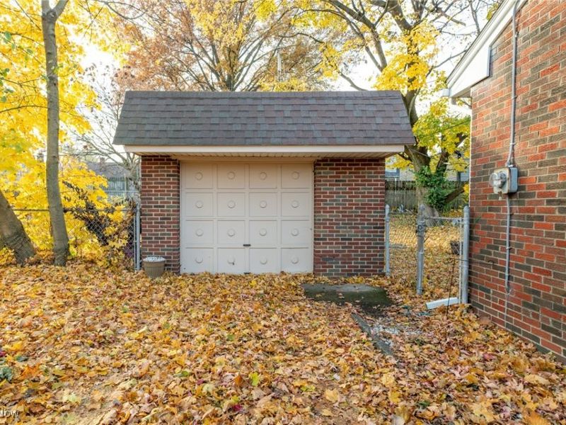 1074 N Main Street, Akron, OH 44310 Photo 20