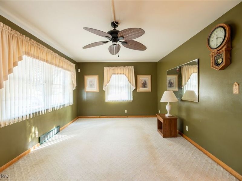 1074 N Main Street, Akron, OH 44310 Photo 4