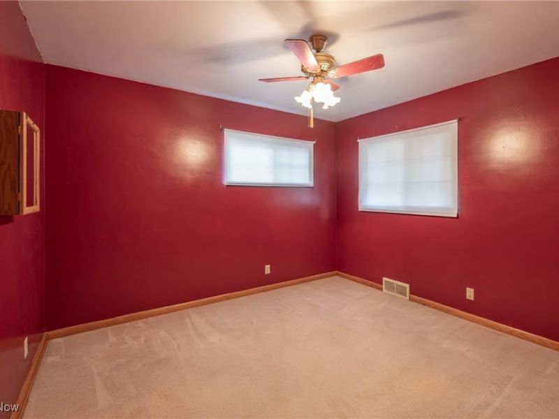 1074 N Main Street, Akron, OH 44310 Photo 9