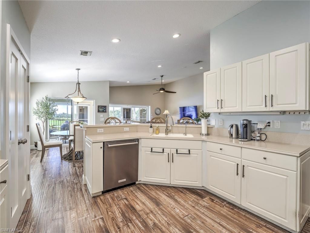 8460 Southbridge Dr, Unit 2, Estero, FL 33967 Photo