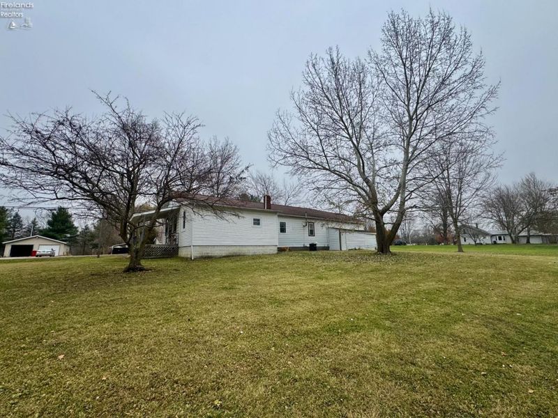 22 E Fir St, New London, OH 44851 Photo 4