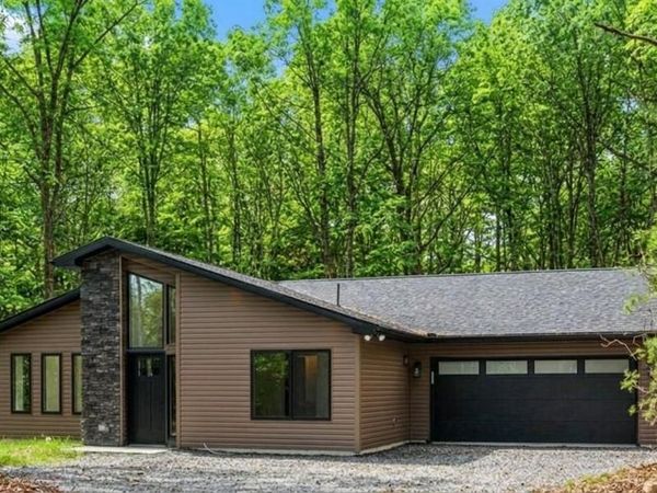 71 FOREST LAKE DRIVE, JIM THORPE, PA 18229