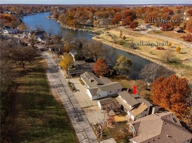 22 Clipper Drive, Lake Tapawingo, MO 64015