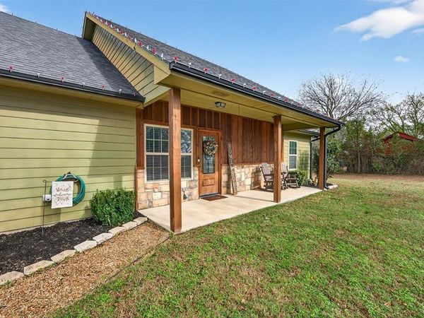 203 Mockingbird Street, Ector, TX 75439