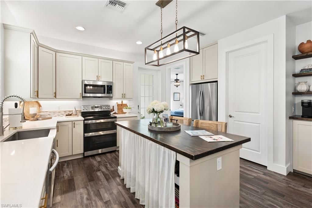 3060 Woodside Ave, Naples, FL 34112 Photo