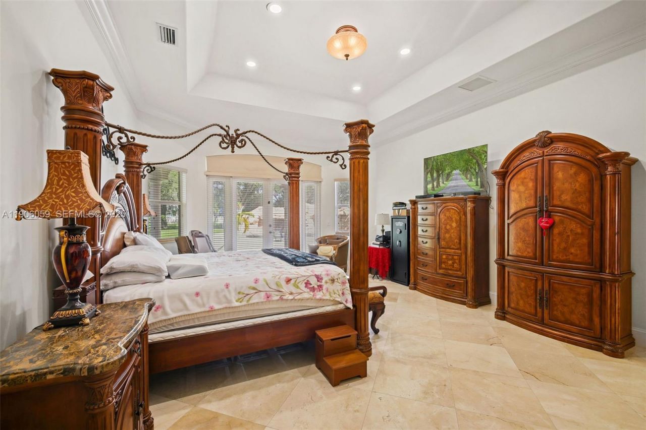 12175 SW 80th St, Miami, FL 33183 Photo