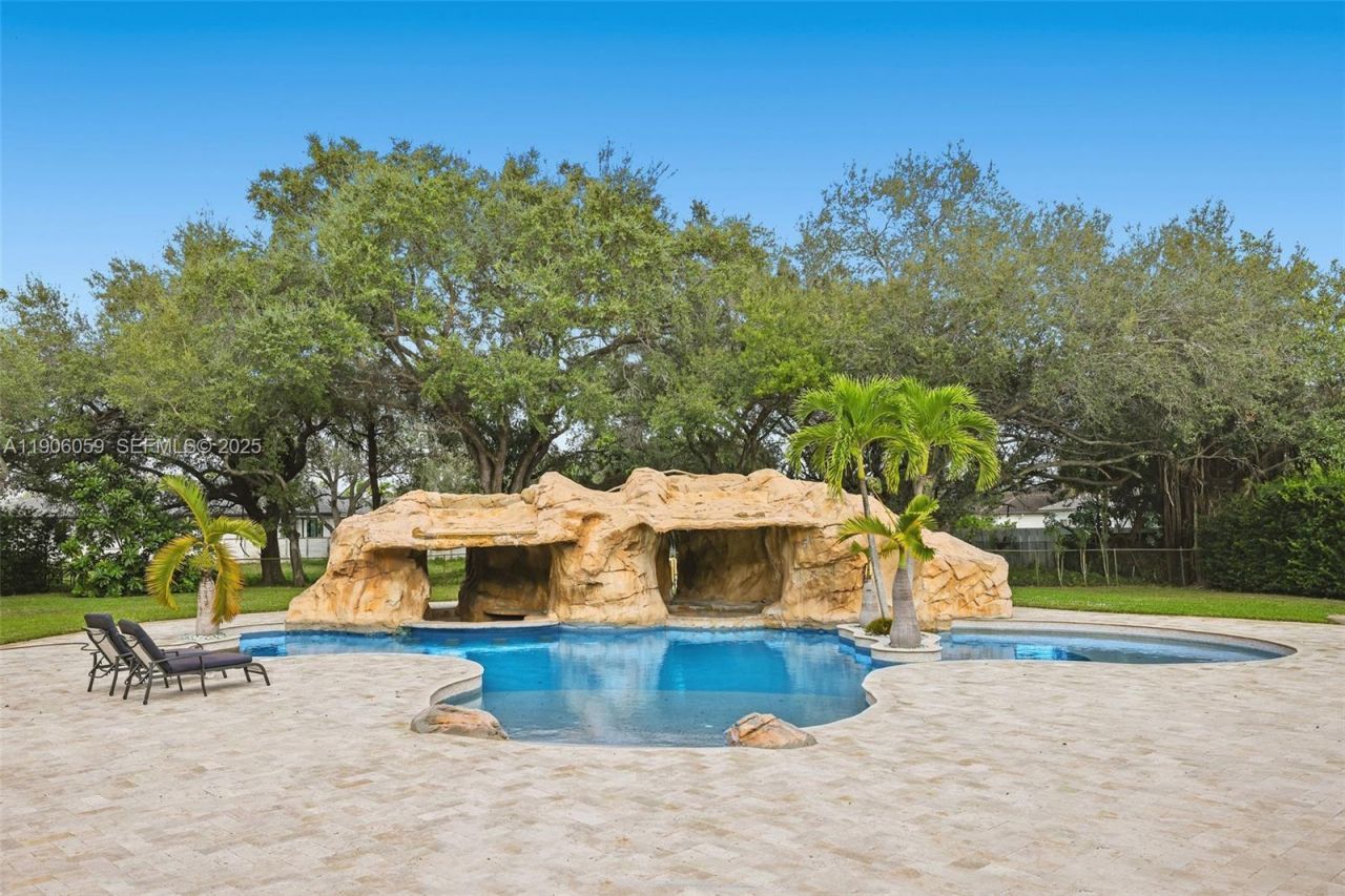 12175 SW 80th St, Miami, FL 33183 Photo