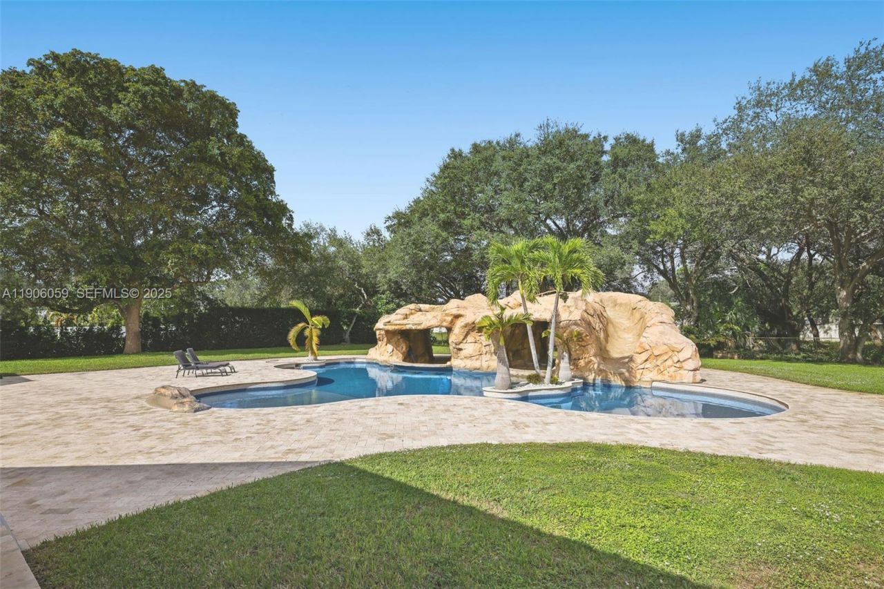 12175 SW 80th St, Miami, FL 33183 Photo