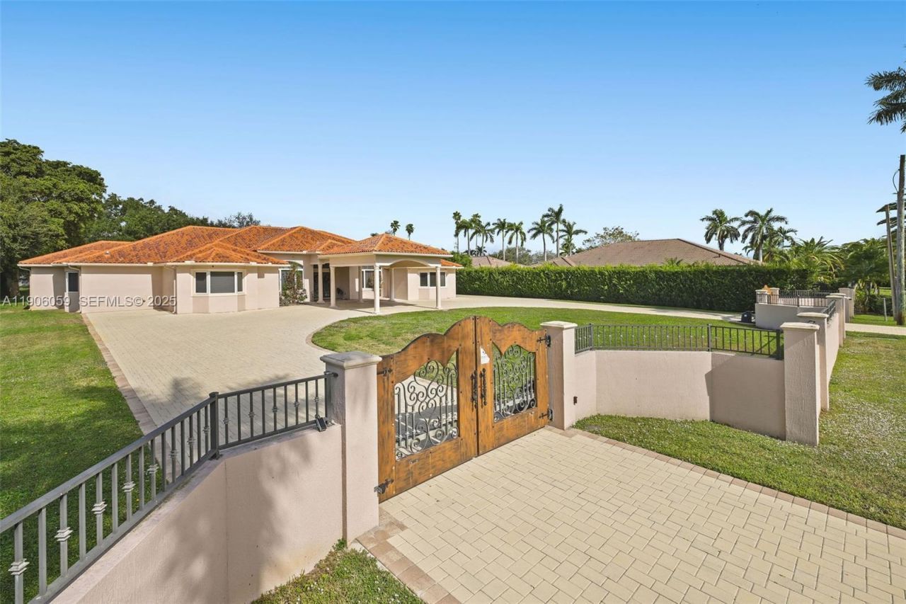 12175 SW 80th St, Miami, FL 33183 Photo