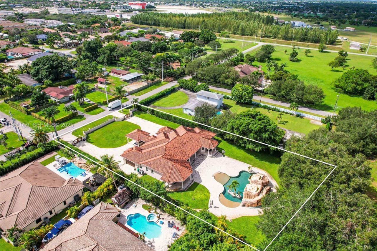 12175 SW 80th St, Miami, FL 33183 Photo