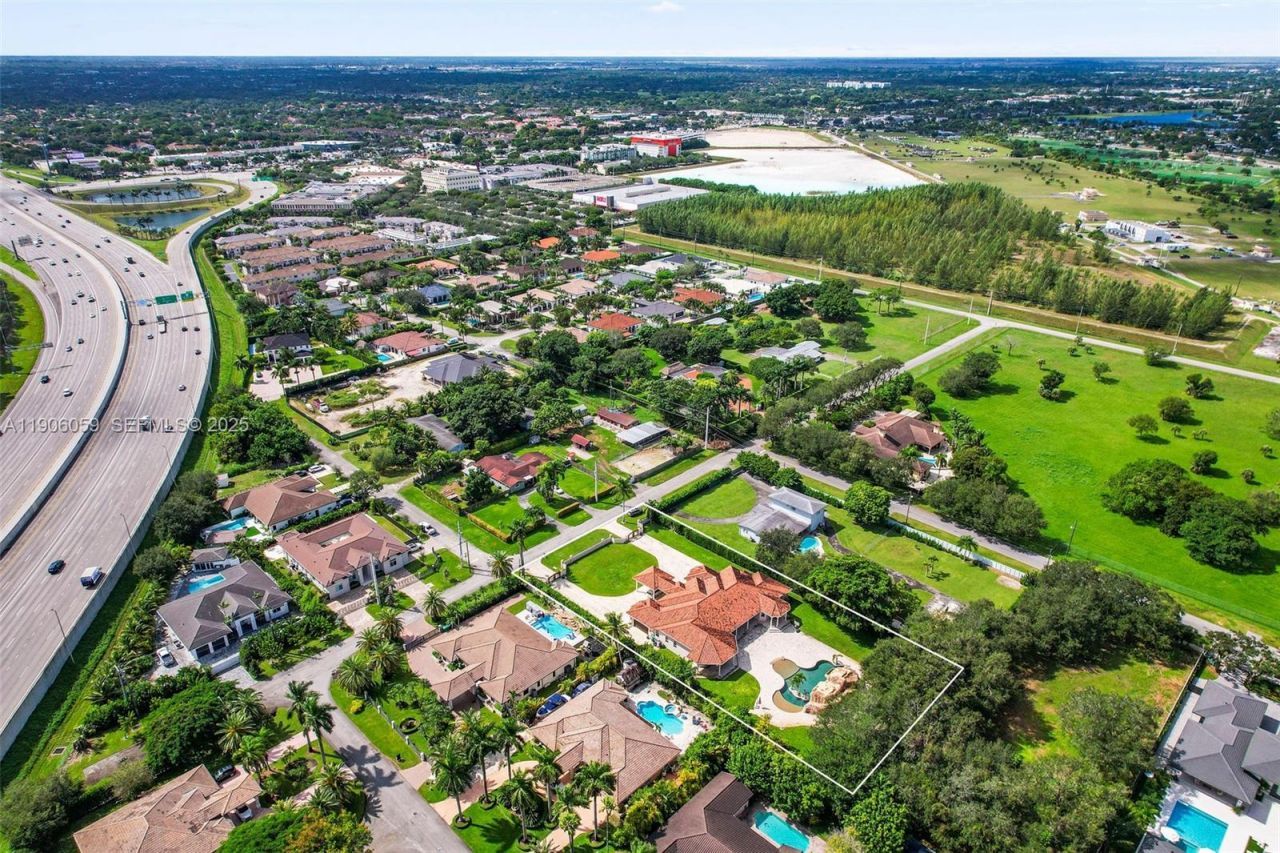 12175 SW 80th St, Miami, FL 33183 Photo