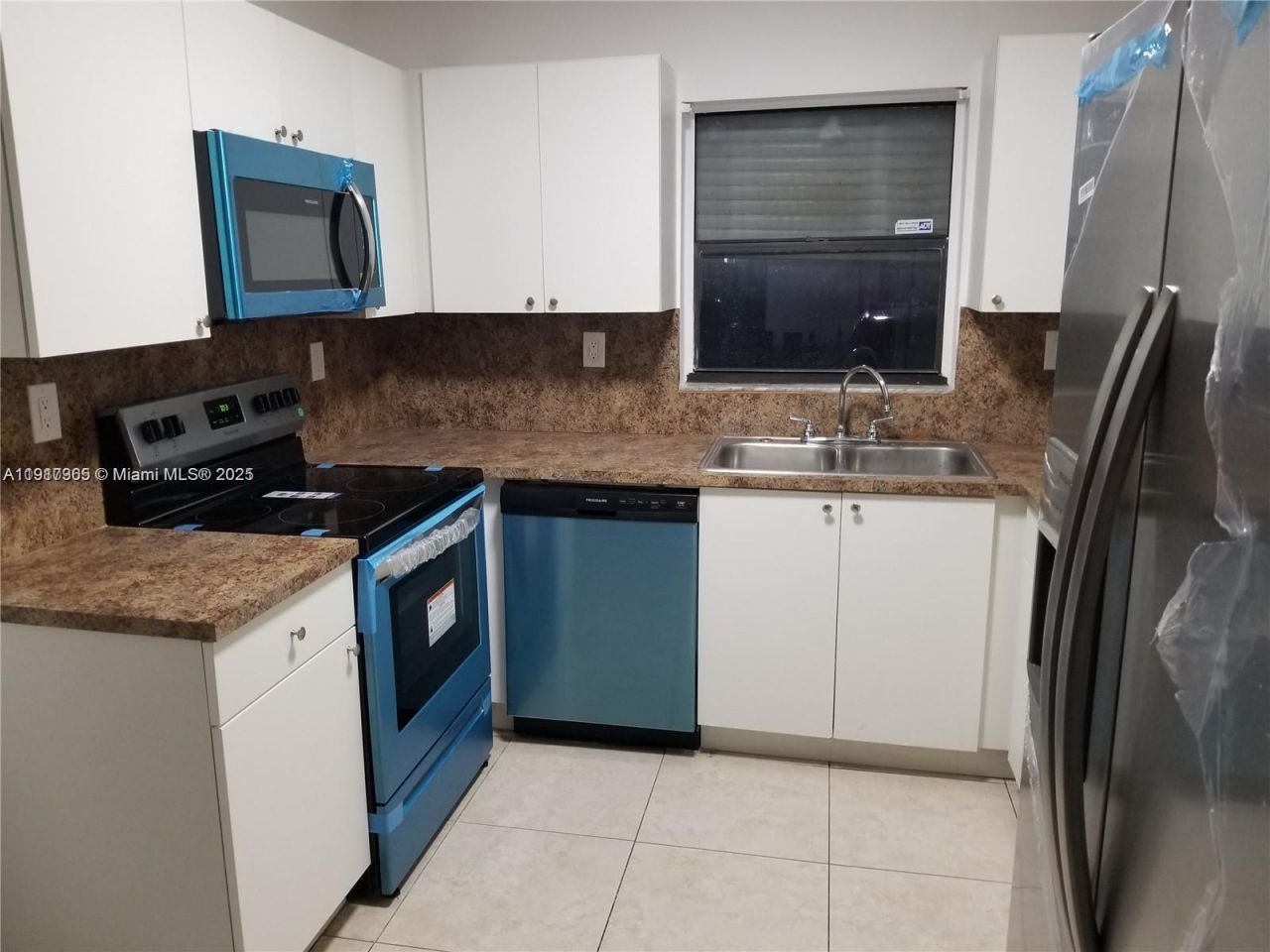 9721 NW 5 Lane, Miami, FL 33172 Photo