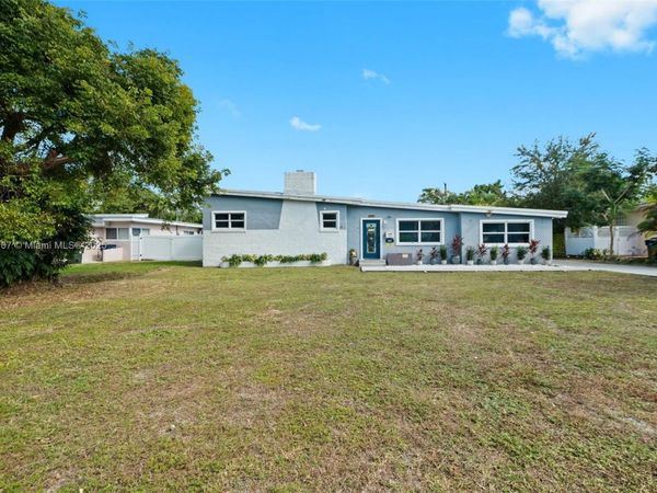 281 Iroquois St, Miami Springs, FL 33166