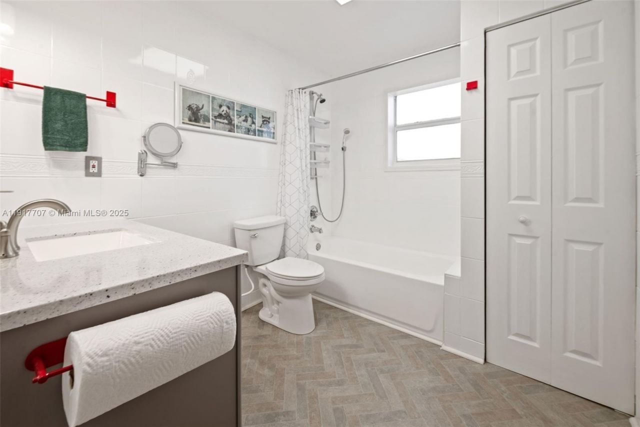 281 Iroquois St, Miami Springs, FL 33166 Photo