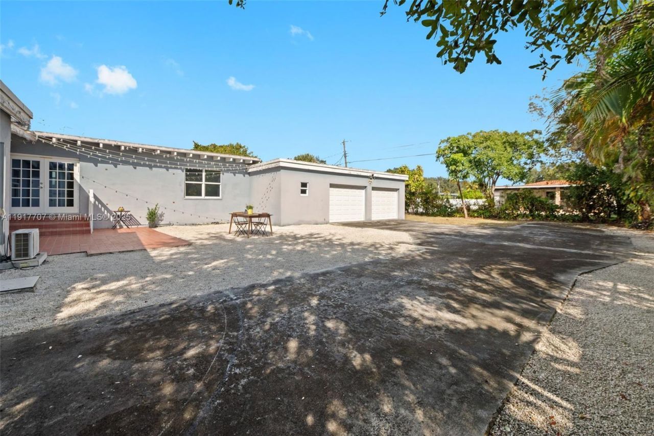 281 Iroquois St, Miami Springs, FL 33166 Photo