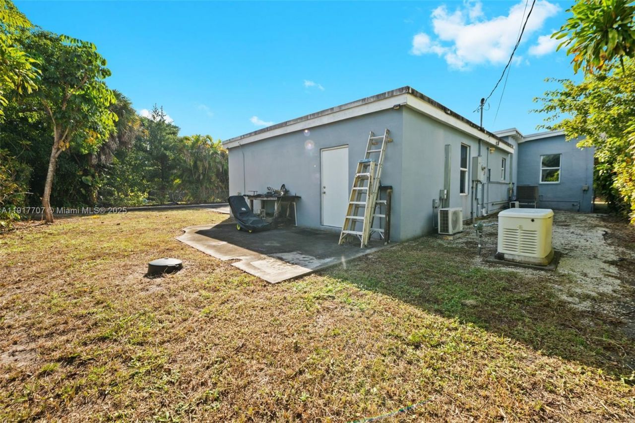 281 Iroquois St, Miami Springs, FL 33166 Photo