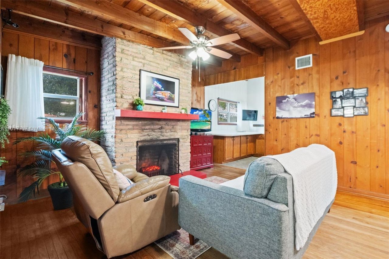 281 Iroquois St, Miami Springs, FL 33166 Photo