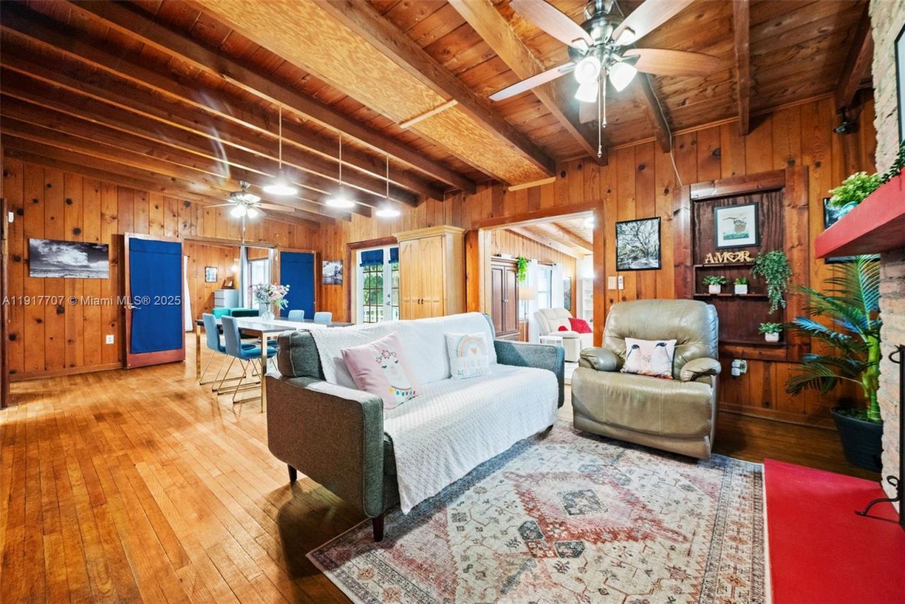 281 Iroquois St, Miami Springs, FL 33166 Photo