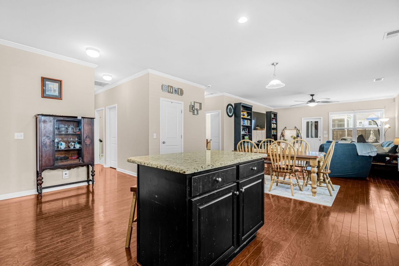 2911 Glenarden Drive Photo 10