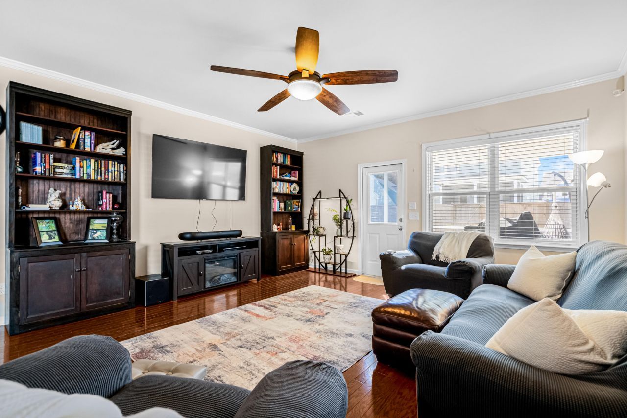 2911 Glenarden Drive Photo 13