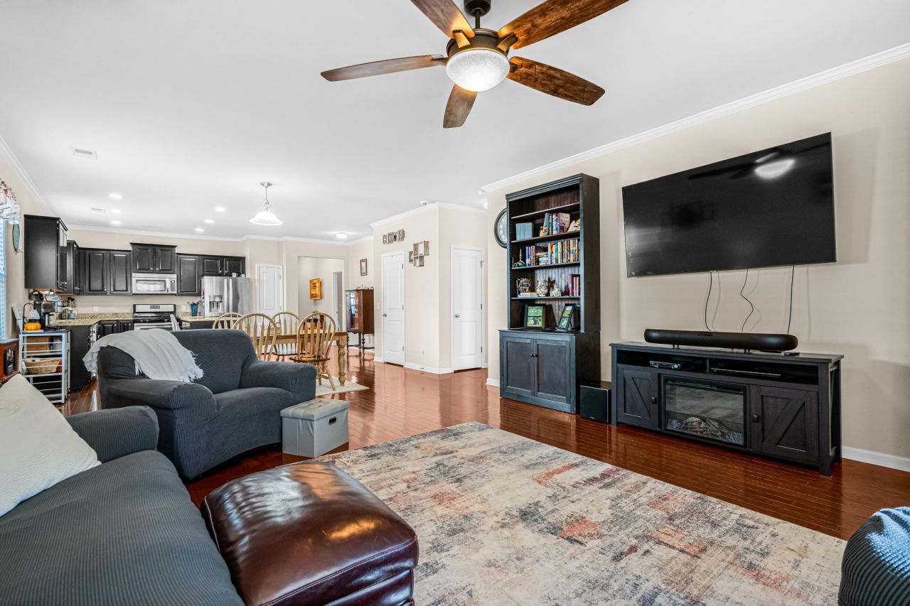 2911 Glenarden Drive Photo 16