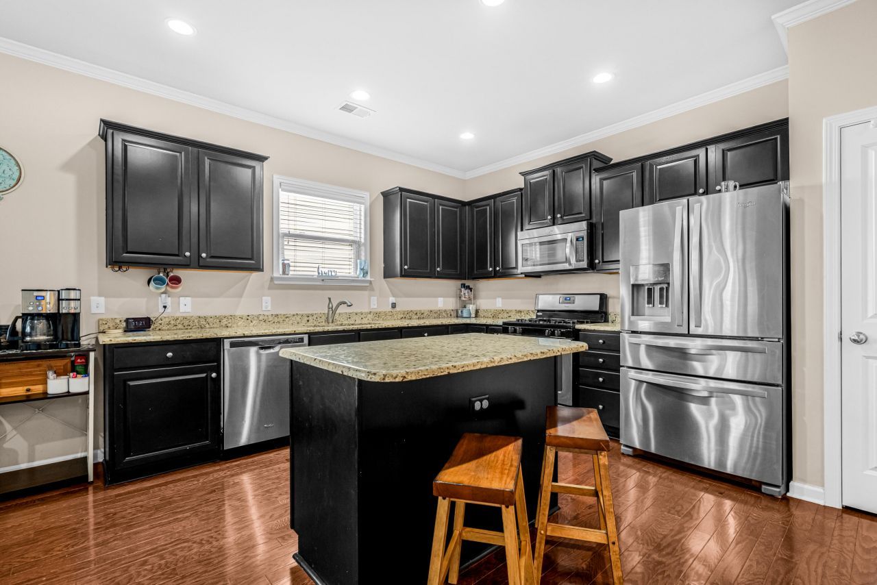 2911 Glenarden Drive Photo 7