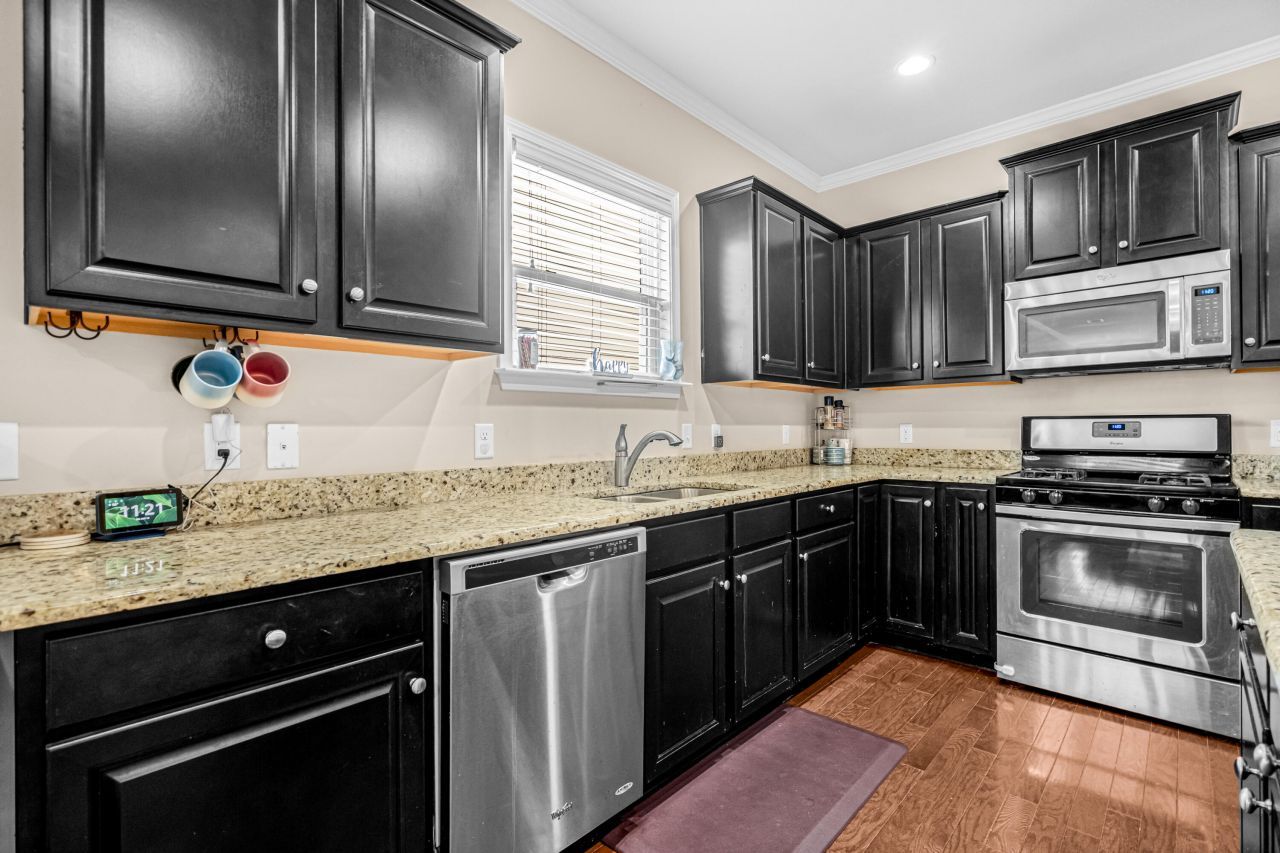 2911 Glenarden Drive Photo 8