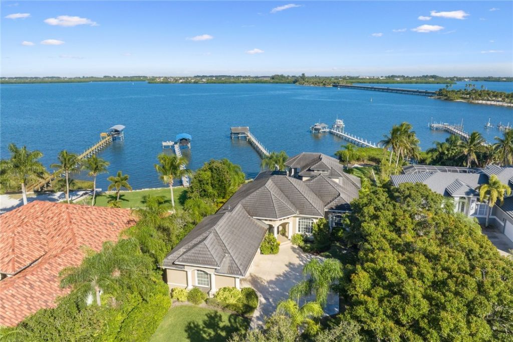 8850 44th Avenue, Sebastian, FL 32958 Photo