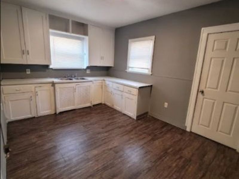 18225 Landseer Road, Cleveland, OH 44119 Photo 2