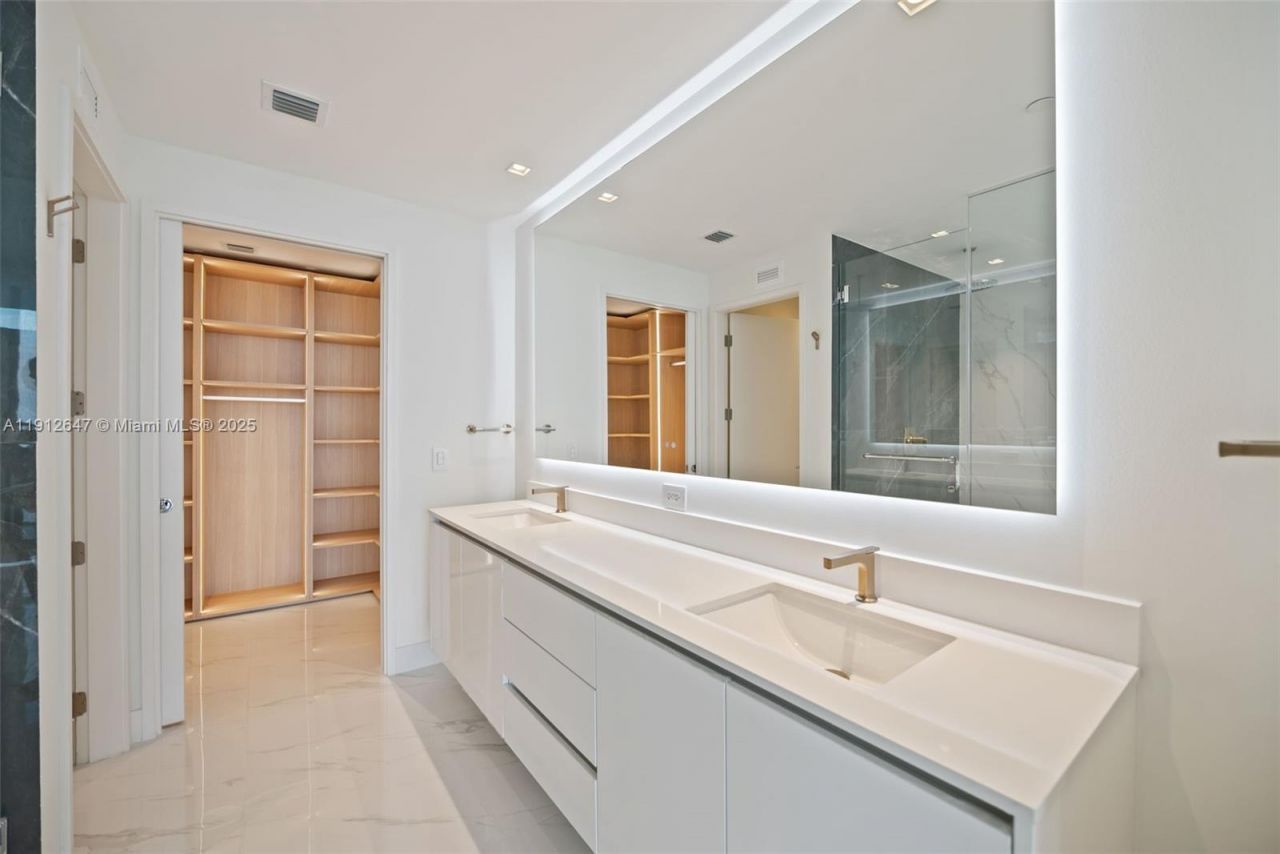 700 NE 24th St, Unit 5606, Miami, FL 33137 Photo