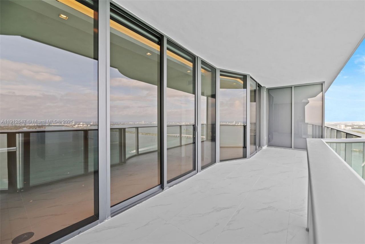 700 NE 24th St, Unit 5606, Miami, FL 33137 Photo