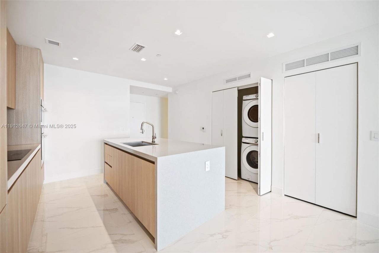 700 NE 24th St, Unit 5606, Miami, FL 33137 Photo