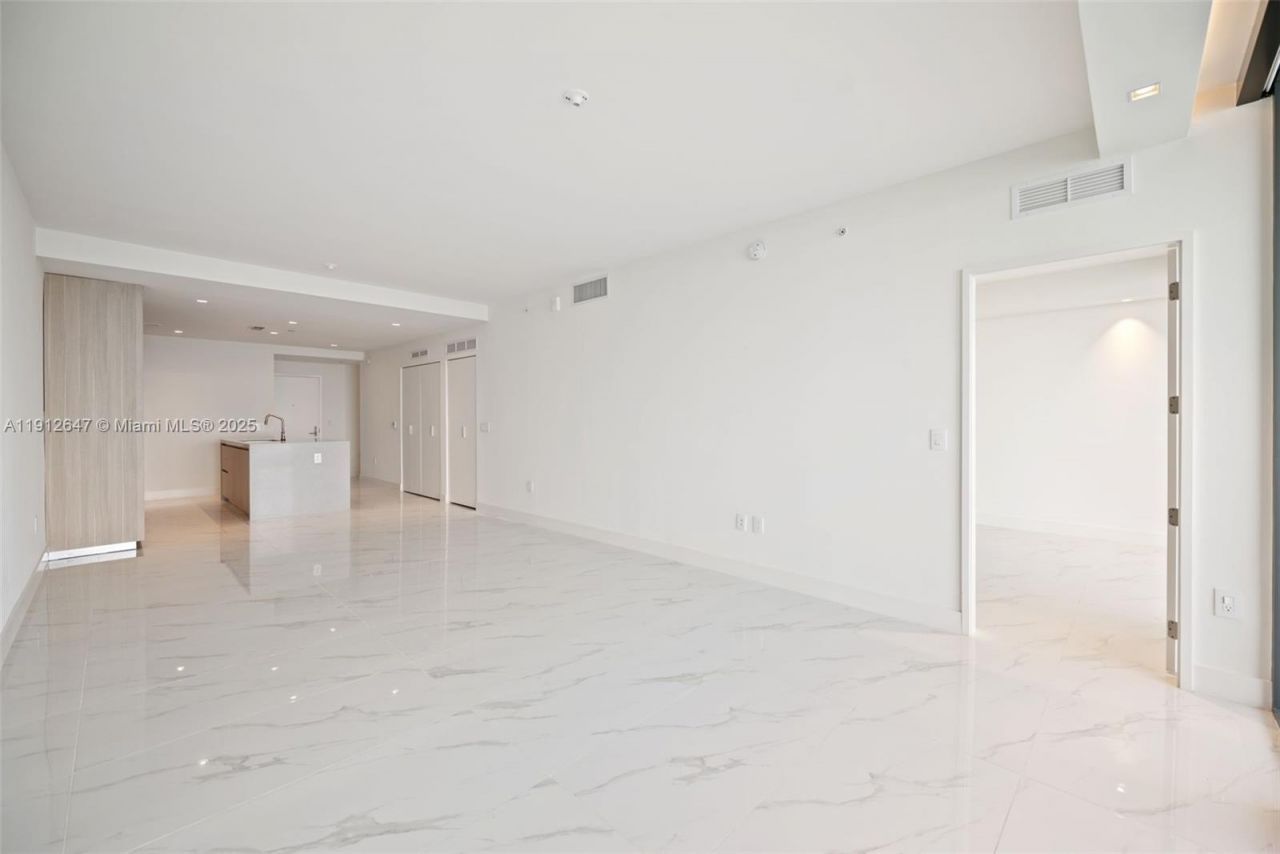 700 NE 24th St, Unit 5606, Miami, FL 33137 Photo