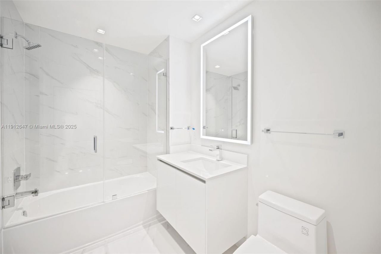 700 NE 24th St, Unit 5606, Miami, FL 33137 Photo