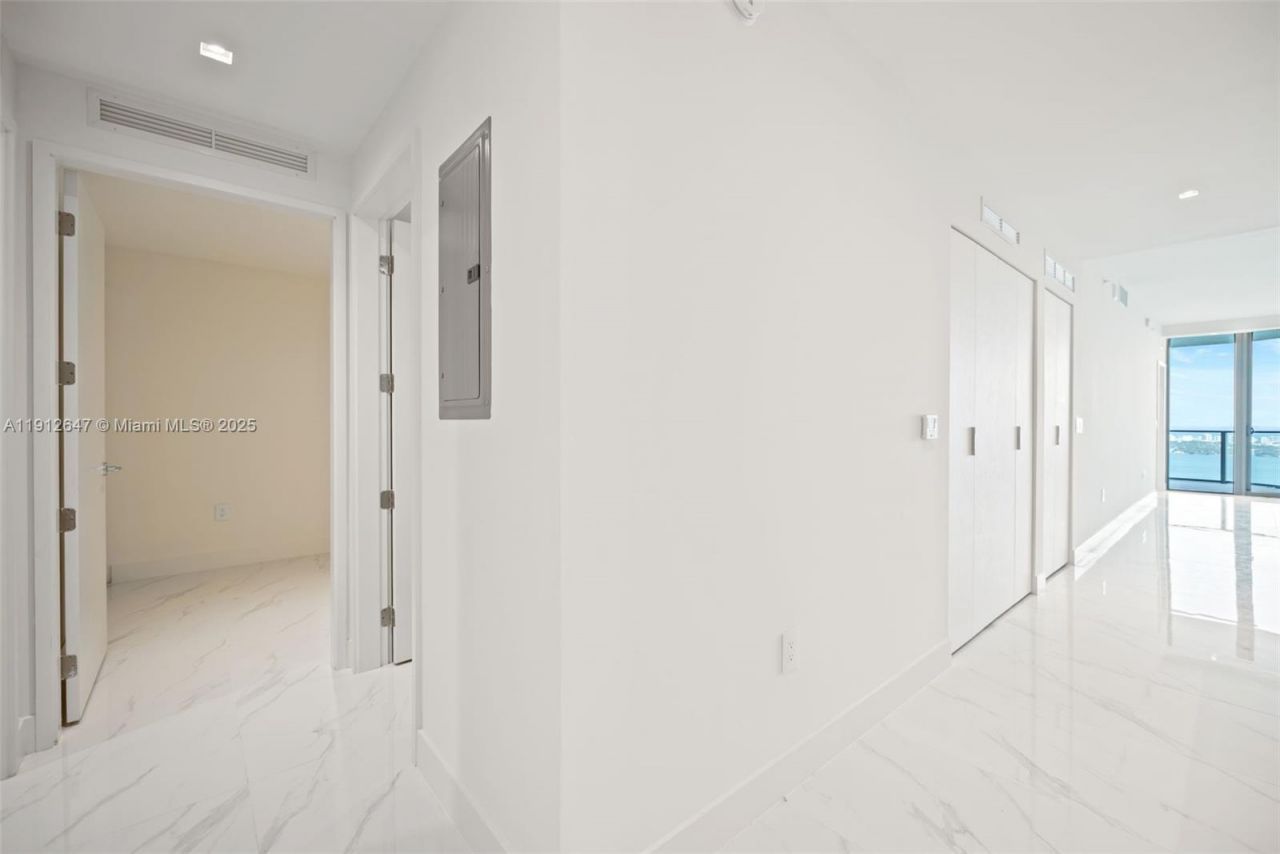 700 NE 24th St, Unit 5606, Miami, FL 33137 Photo