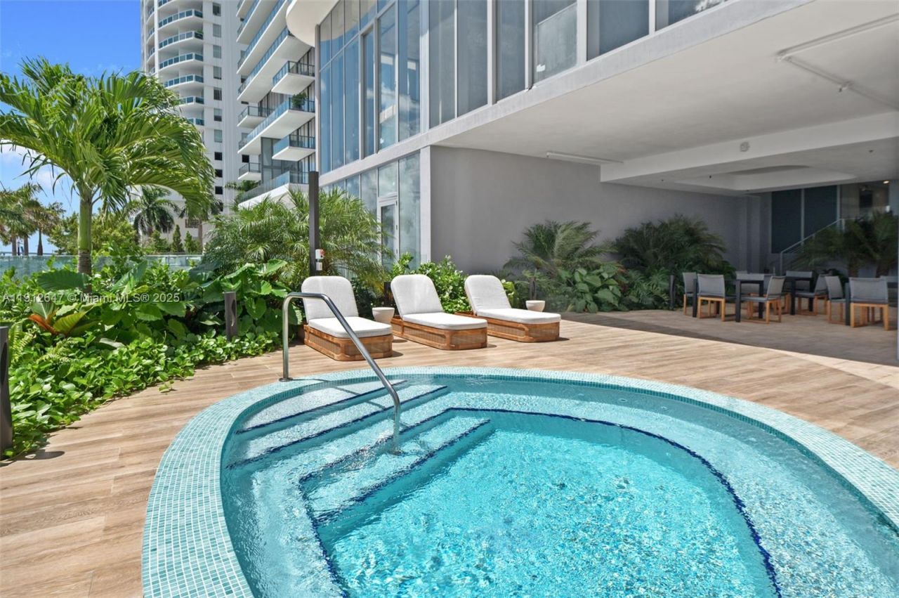 700 NE 24th St, Unit 5606, Miami, FL 33137 Photo