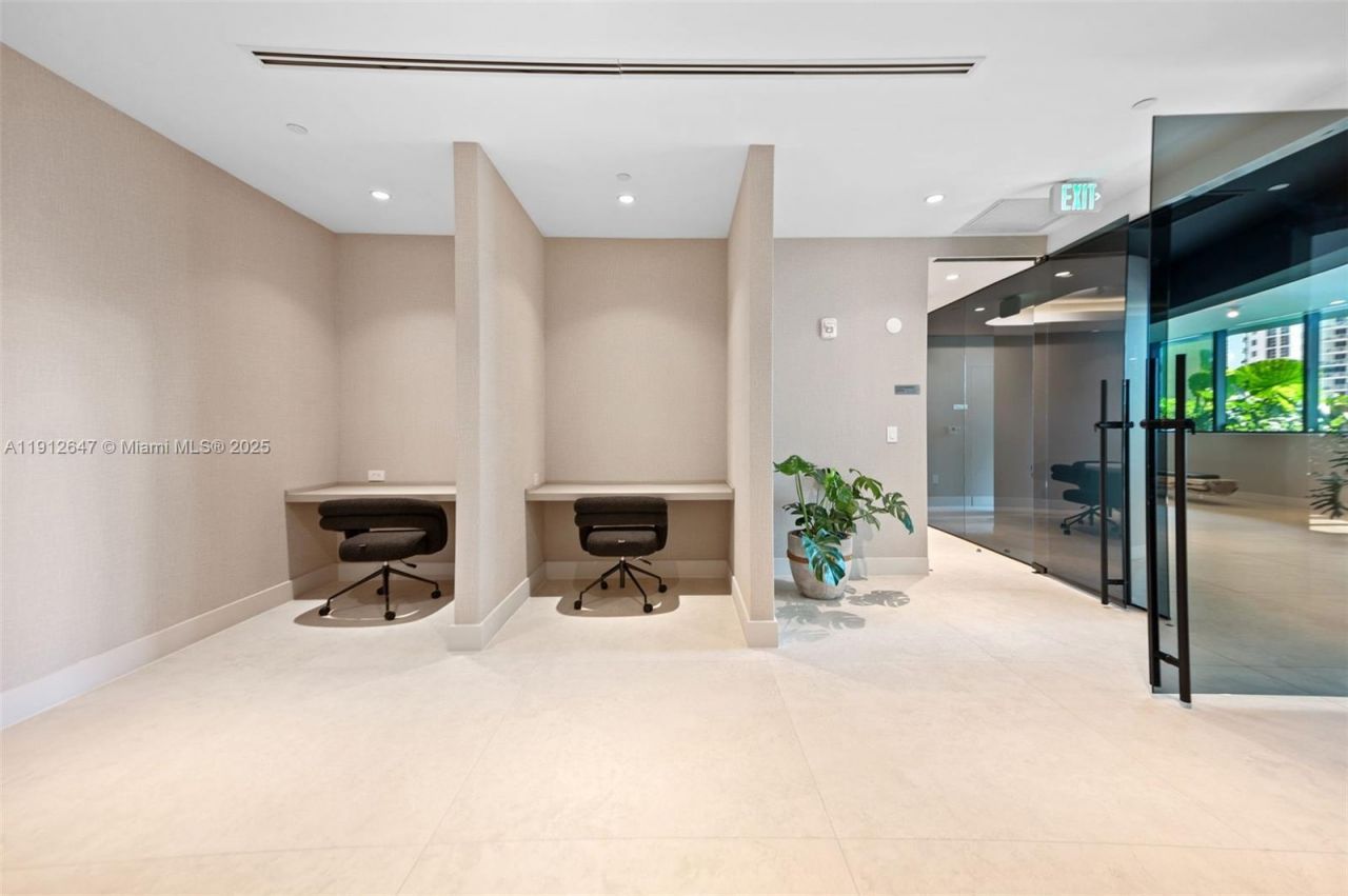 700 NE 24th St, Unit 5606, Miami, FL 33137 Photo