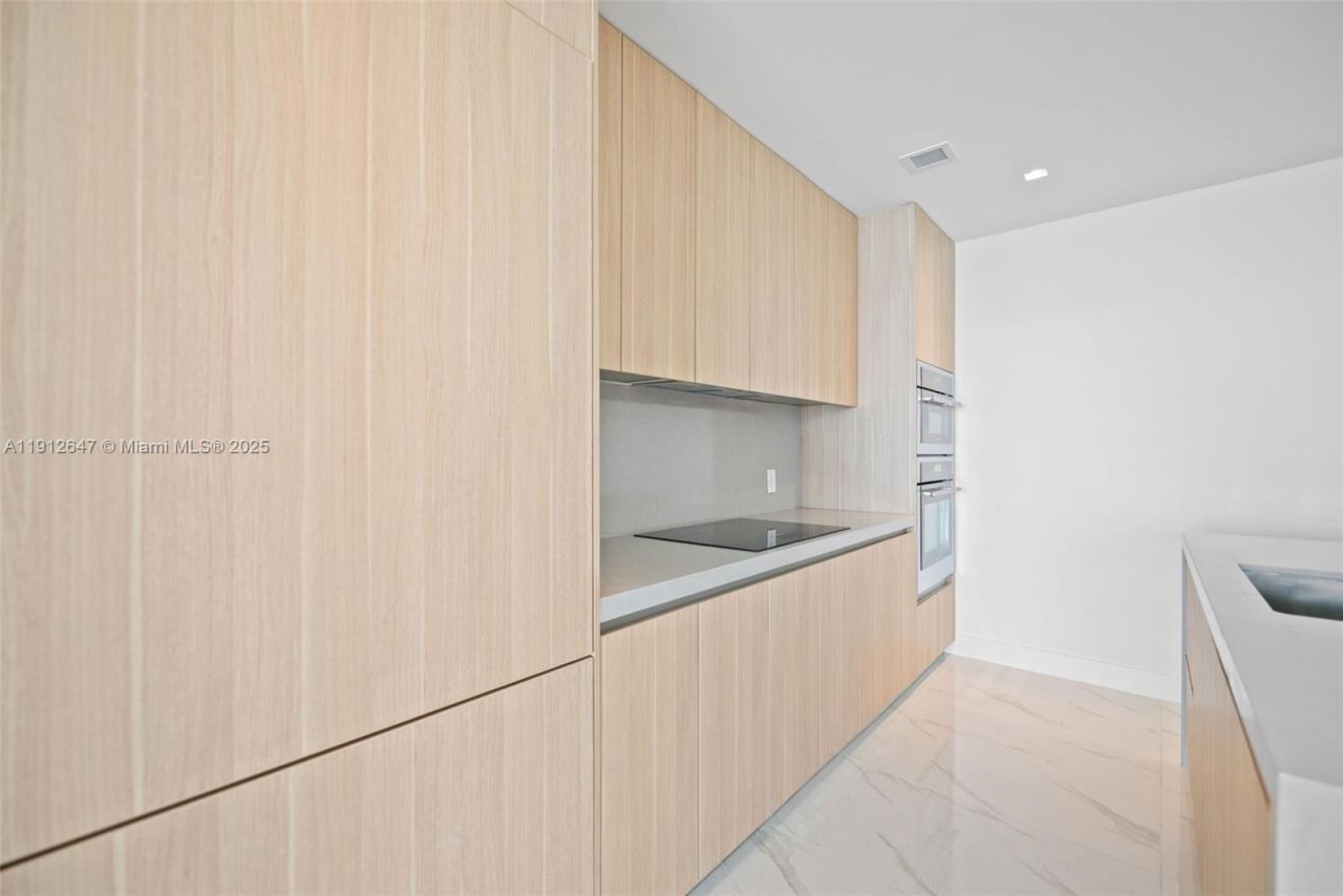 700 NE 24th St, Unit 5606, Miami, FL 33137 Photo