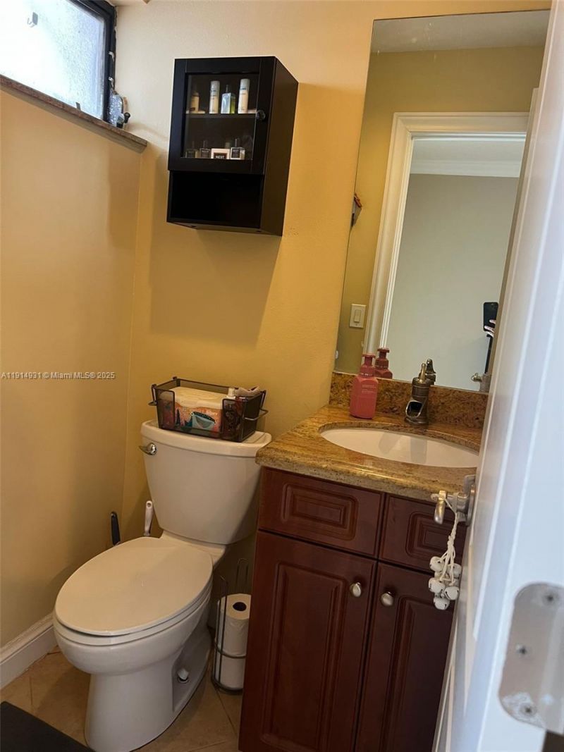 9894 Fairway Cove Ln, Plantation, FL 33324 Photo