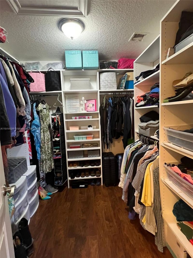 9894 Fairway Cove Ln, Plantation, FL 33324 Photo