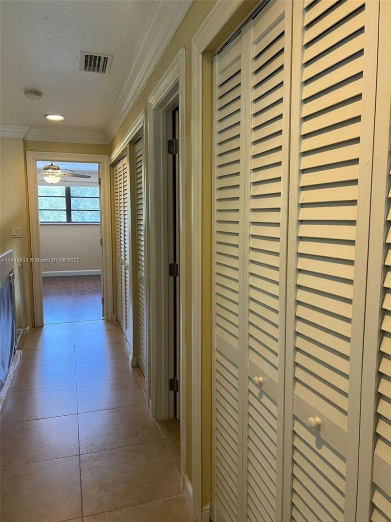 9894 Fairway Cove Ln, Plantation, FL 33324 Photo