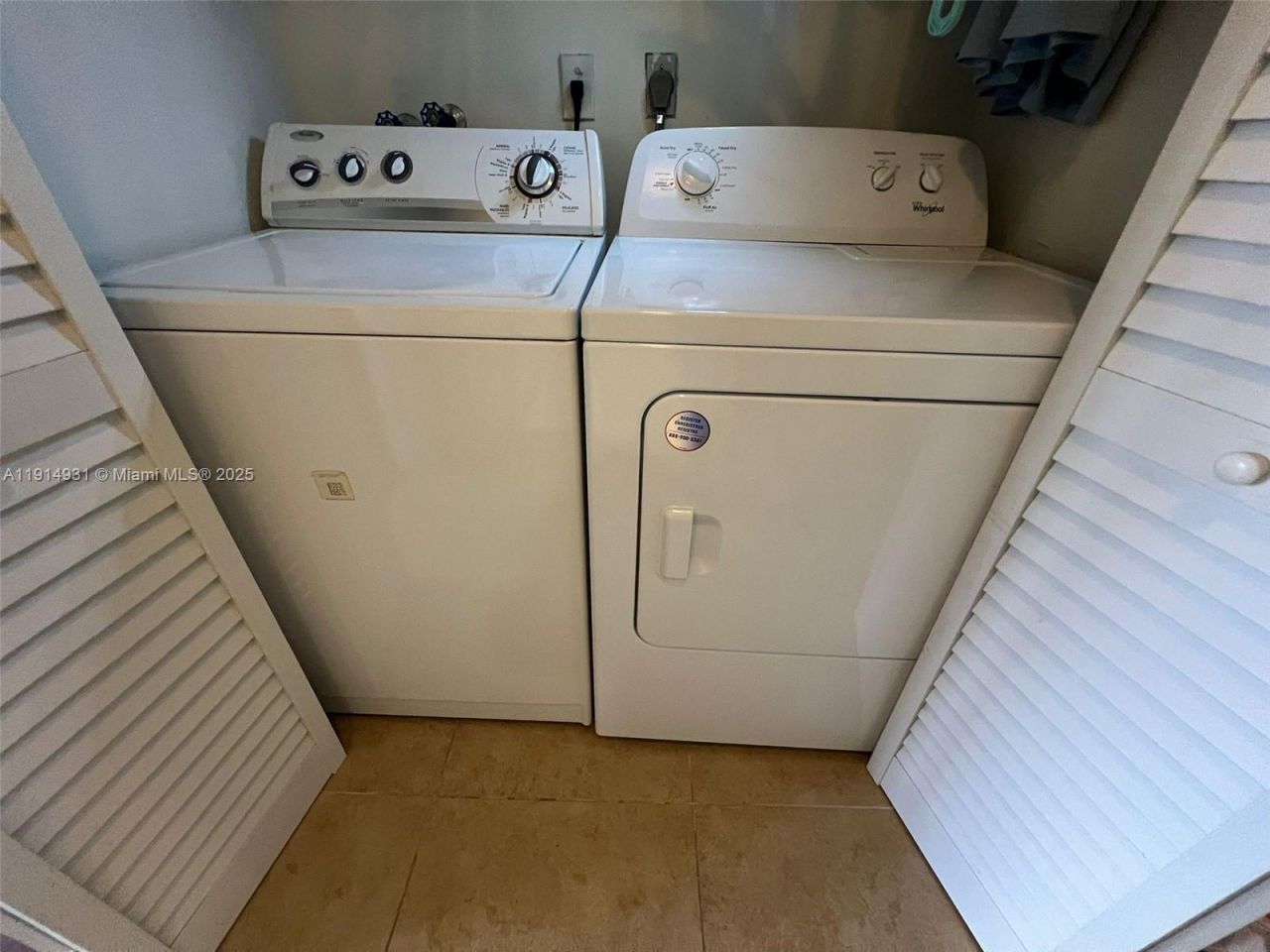 9894 Fairway Cove Ln, Plantation, FL 33324 Photo