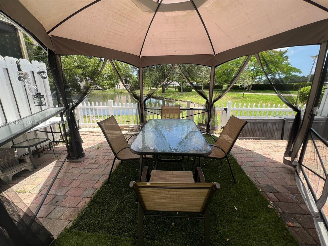 9894 Fairway Cove Ln, Plantation, FL 33324 Photo