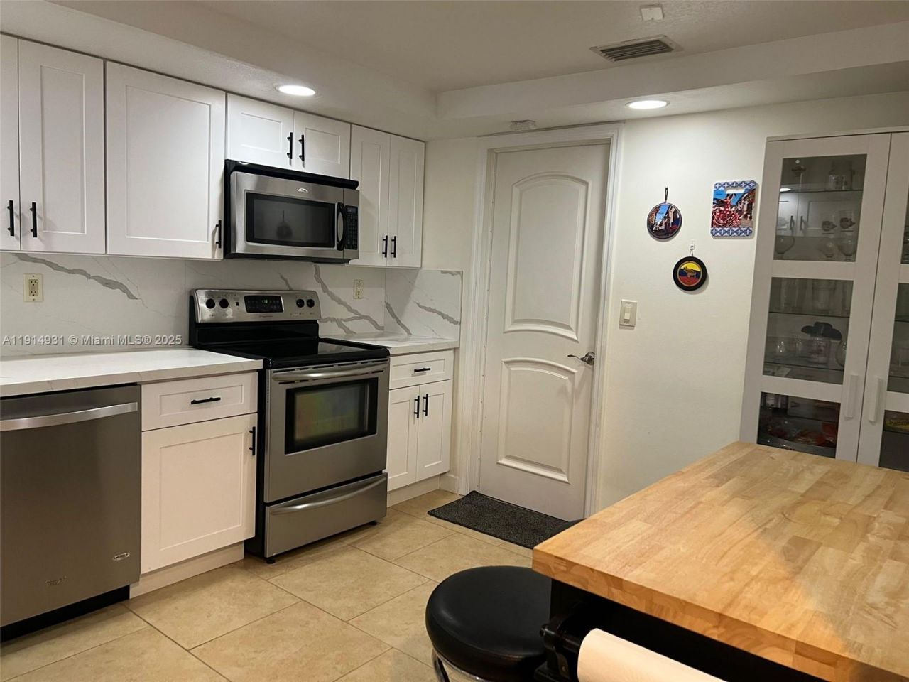 9894 Fairway Cove Ln, Plantation, FL 33324 Photo